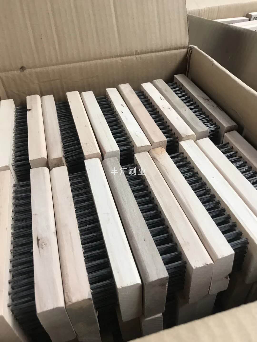木柄鋼絲刷