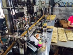 鋼絲刷生產(chǎn)車(chē)間